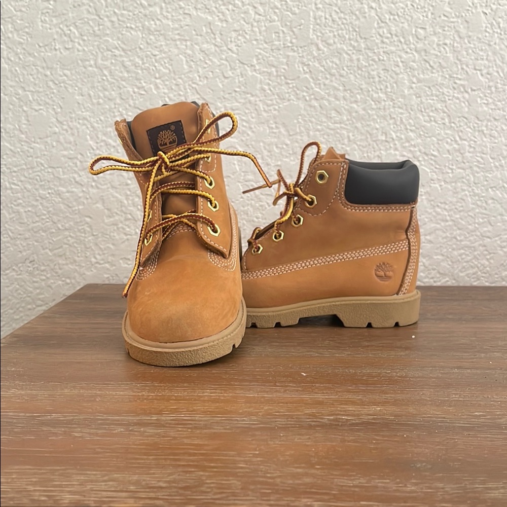 Timberland Kids Tan Boots- 9.5 toddler, soooo cute, hardly worn